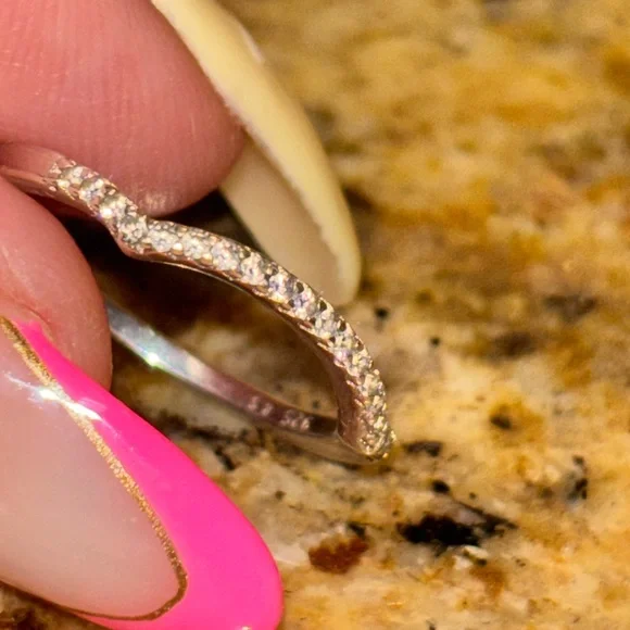 Elegant Silver Diamond Ring Set - Picture 3 of 9